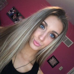 Meet your Posher, Courtney